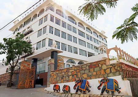Mewargarh Udaipur By Red Lion S Hotel Eksteriør billede