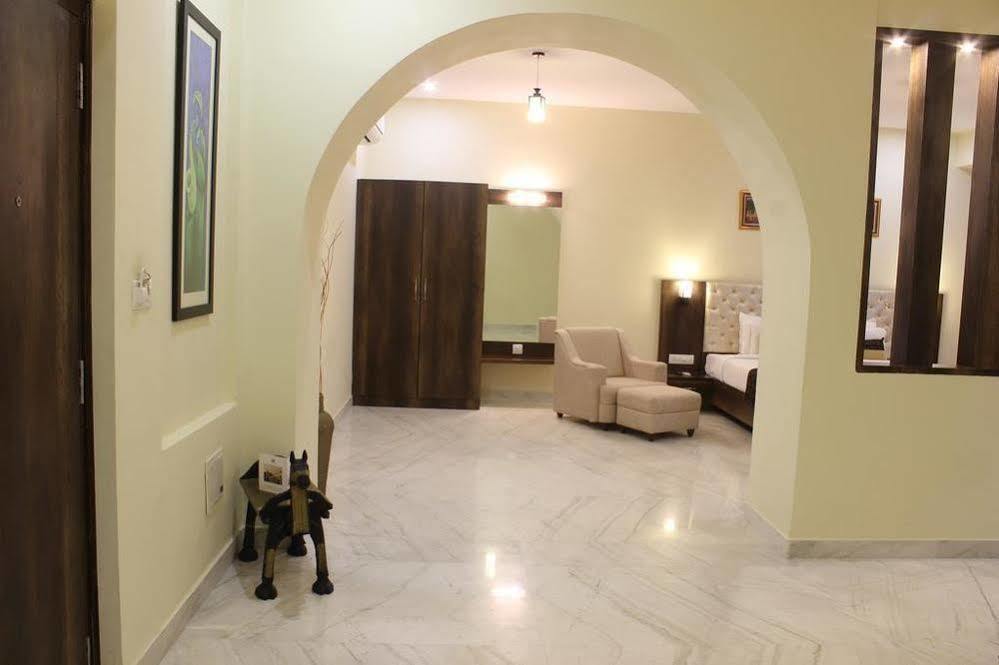 Mewargarh Udaipur By Red Lion S Hotel Eksteriør billede