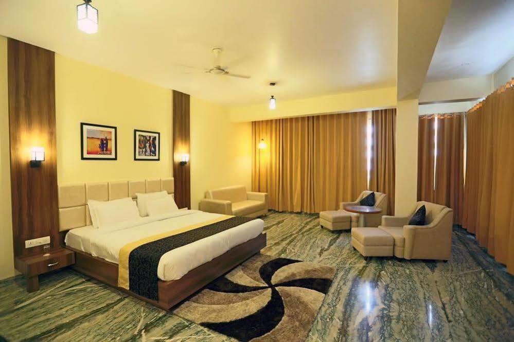 Mewargarh Udaipur By Red Lion S Hotel Eksteriør billede