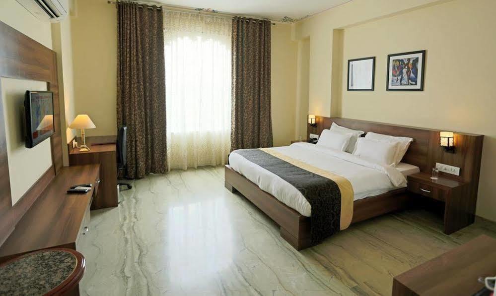Mewargarh Udaipur By Red Lion S Hotel Eksteriør billede