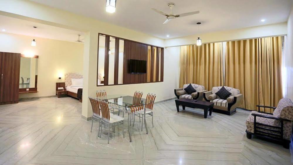 Mewargarh Udaipur By Red Lion S Hotel Eksteriør billede