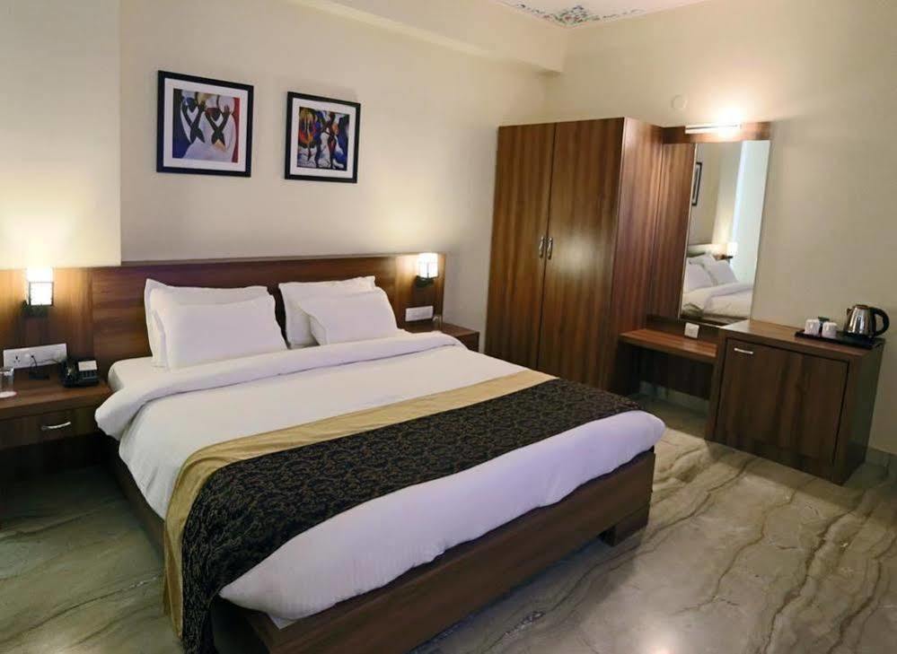 Mewargarh Udaipur By Red Lion S Hotel Eksteriør billede